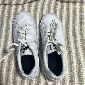 Nike white sneakers size 7.5